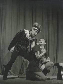 YE1957_13_PH012