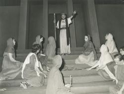 YE1958_05_PH020