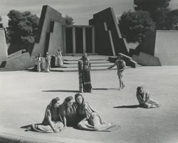 YE1958_08_PH003