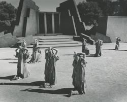 YE1958_08_PH004