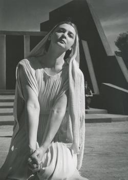 YE1958_08_PH015