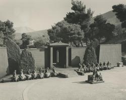 YE1958_10_PH005