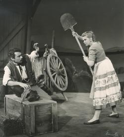 YE1959_04_PH002