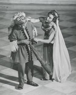 YE1959_08_PH012