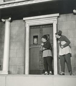 YE1963_07_PH021