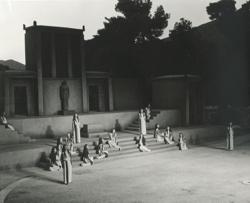 YE1963_09R01_PH013