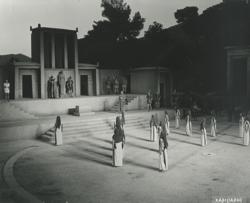 YE1963_09R01_PH014