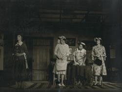 YE1972_10_PH012