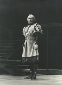YE1973_13_PH031