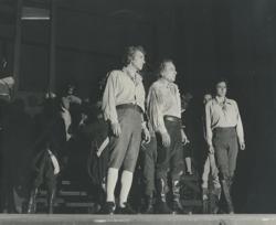 YE1974_12_PH012