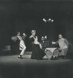 YE1975_04_PH006