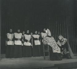 YE1975_09_PH022
