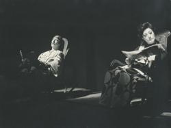 YE1975_10_PH004
