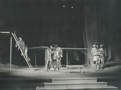 YE1975_12_PH001