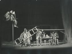 YE1975_12_PH002