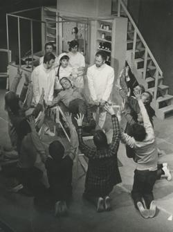 YE1976_02_PH004