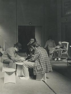 YE1976_02_PH009