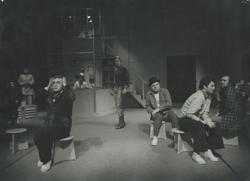 YE1976_02_PH010