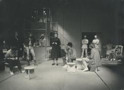 YE1976_02_PH012