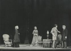 YE1976_03_PH010