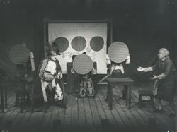 YE1976_10_PH017