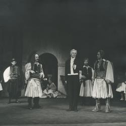 YE1976_11_PH003