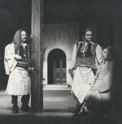 YE1976_11_PH012