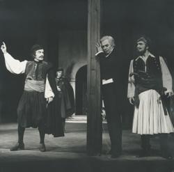 YE1976_11_PH018