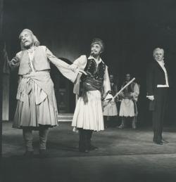 YE1976_11_PH022