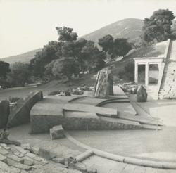 YE1977_10_PH023