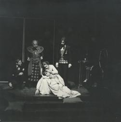 YE1977_16_PH016