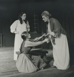 YE1979_04_PH017