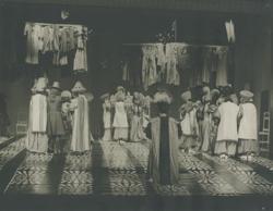 YE1979_12_PH010