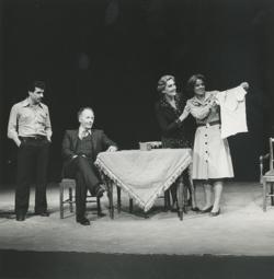 YE1981_01_PH011