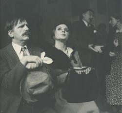 YE1981_02_PH017