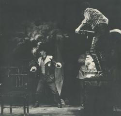 YE1981_03_PH005