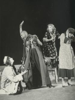 YE1981_03_PH017