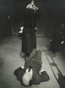 YE1981_13_PH002