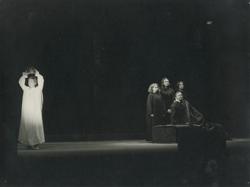 YE1981_17_PH019