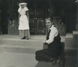 YE1981_18_PH021