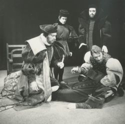 YE1981_19_PH011