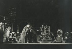YE1981_19_PH024