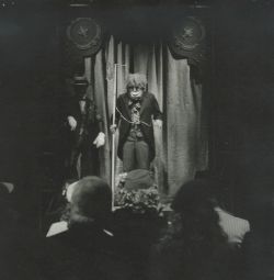 YE1981_20_PH012