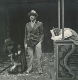 YE1981_20_PH015