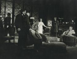 YE1982_04_PH010