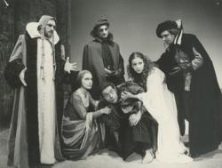 YE1982_13_PH010