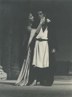 YE1982_13_PH026