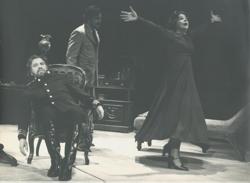 YE1983_04_PH010