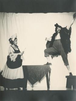 YE1983_06_PH003