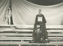 YE1983_09_PH012